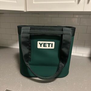 Yeti Camino 20 Black Forest Green